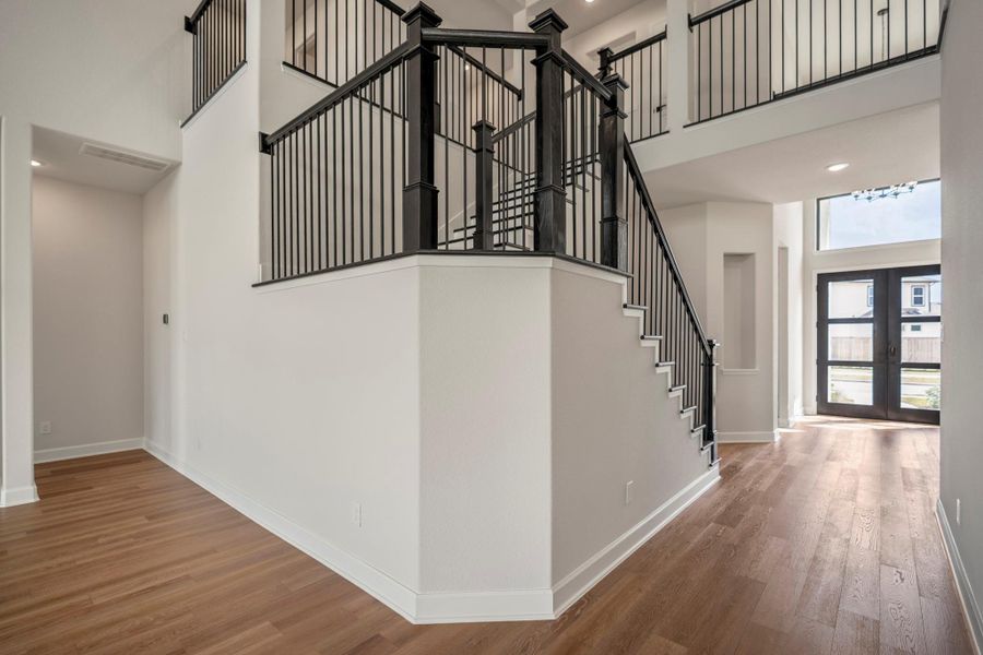 Spacious, unfurnished interior of a new home in Jordan Ranch 70' Lots, Fulshear (Image 29). Spacious, unfurnished interior of a new home in Jordan Ranch 70' Lots, Fulshear (Image 29).