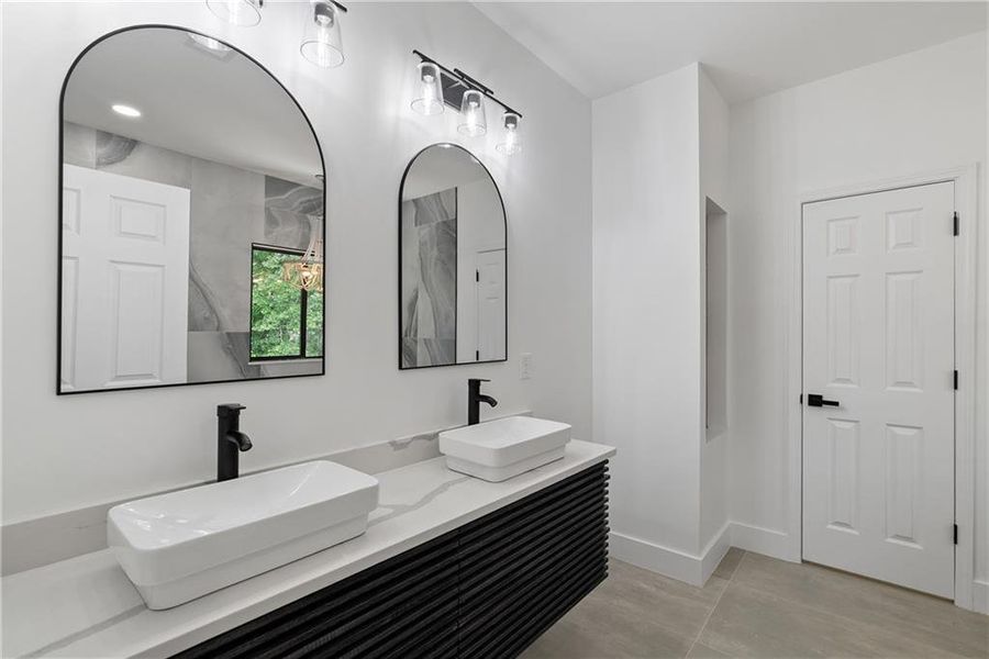 Furnished interior view inside a new home in , Atlanta (Image 25).