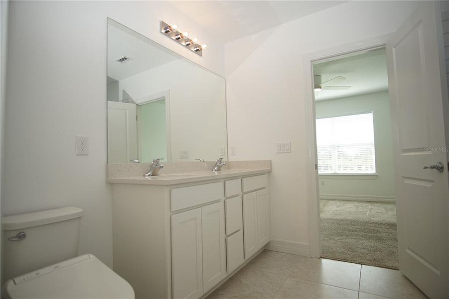 Furnished interior view inside a new home in Summers Cay, Thonotosassa (Image 8).