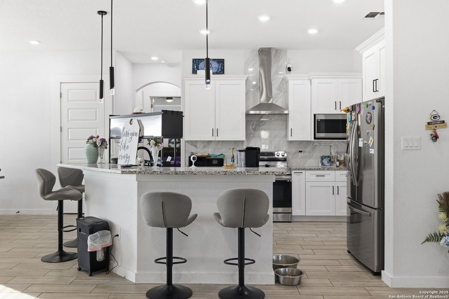 Furnished interior view inside a new home in , La Vernia (Image 15).