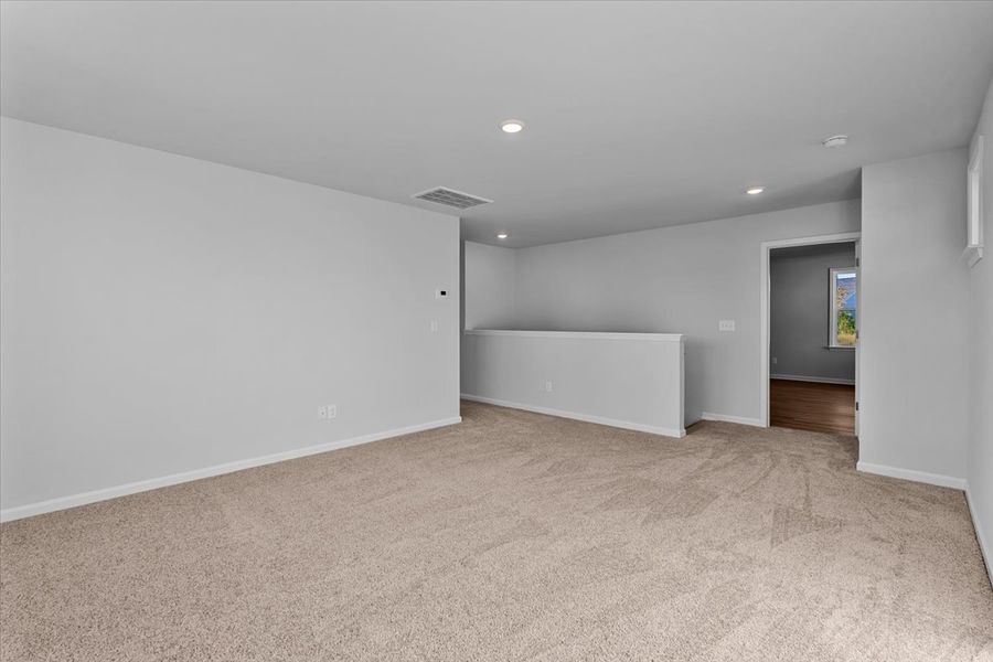 Spacious, unfurnished interior of a new home in Rogers Spring, Graham (Image 36).