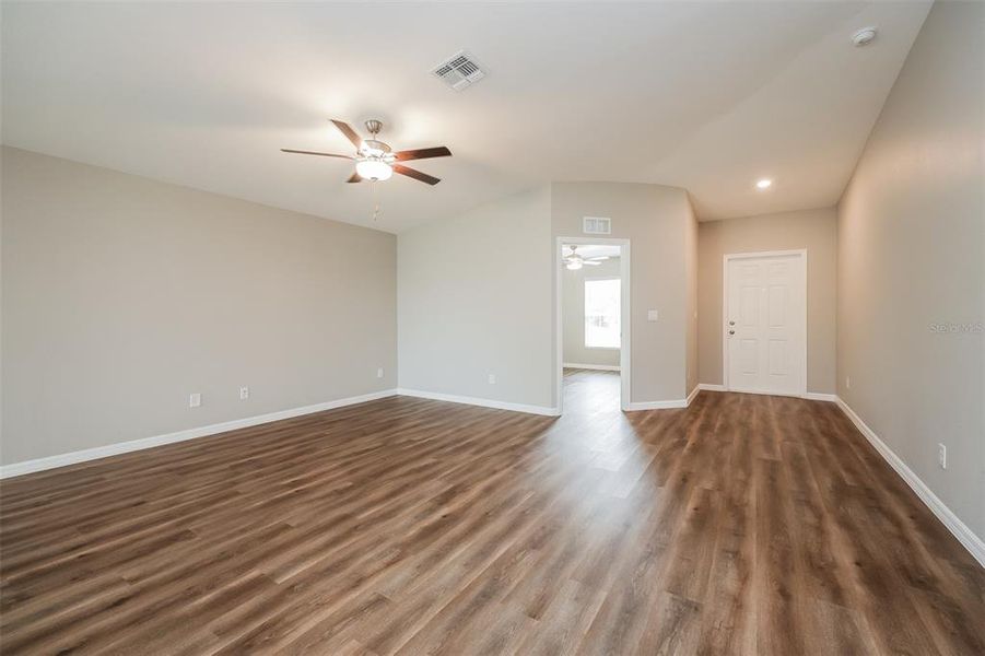 Spacious, unfurnished interior of a new home in , North Port (Image 9).