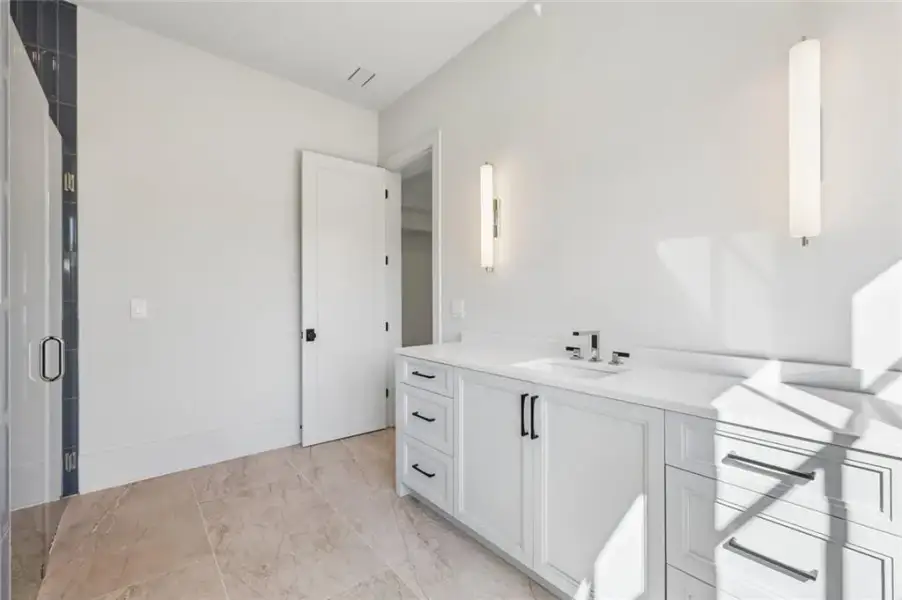 Furnished interior view inside a new home in , Alpharetta (Image 77).