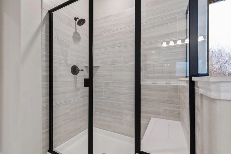 Image 205 representing the Concept 2373 by Landsea Homes in Coyote Crossing, Godley, TX. Image 205 representing the Concept 2373 by Landsea Homes in Coyote Crossing, Godley, TX.