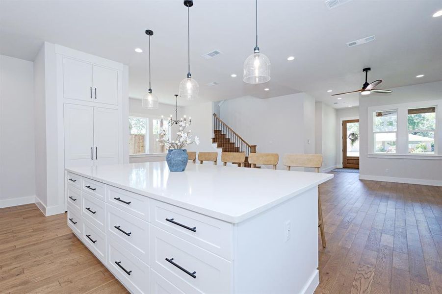 A bright, airy design perfect for entertaining or everyday living. A bright, airy design perfect for entertaining or everyday living.