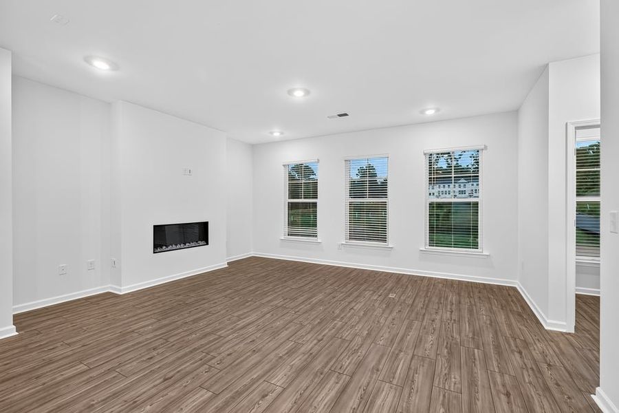 Spacious, unfurnished interior of a new home in Rosewood Farm, Lawrenceville (Image 20).