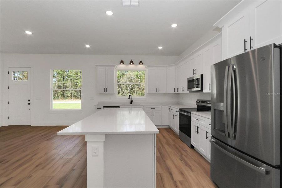 Furnished interior view inside a new home in , Dunnellon (Image 9).