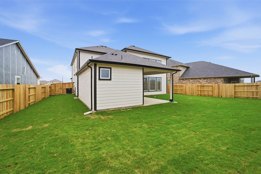 Exterior details and patio area of a home in Ashland, Richwood (Image 28).