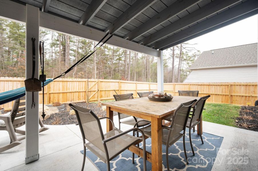 Dine Outdoors in All Seasons