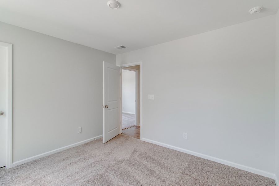 Spacious, unfurnished interior of a new home in Ellington, Elgin (Image 34).