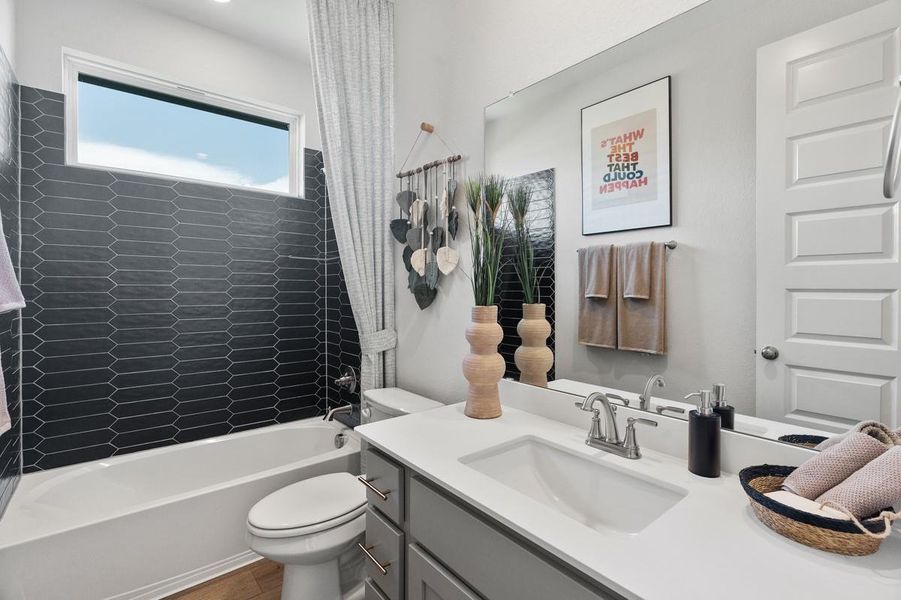 **PHOTO REPRESENTATIVE OF FLOORPLAN ONLY** **PHOTO REPRESENTATIVE OF FLOORPLAN ONLY**