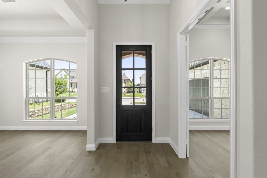 Representative unfurnished interior of a home built from the Stirling by Windsor Homes in Estates at Rockhill, Frisco (Image 15).