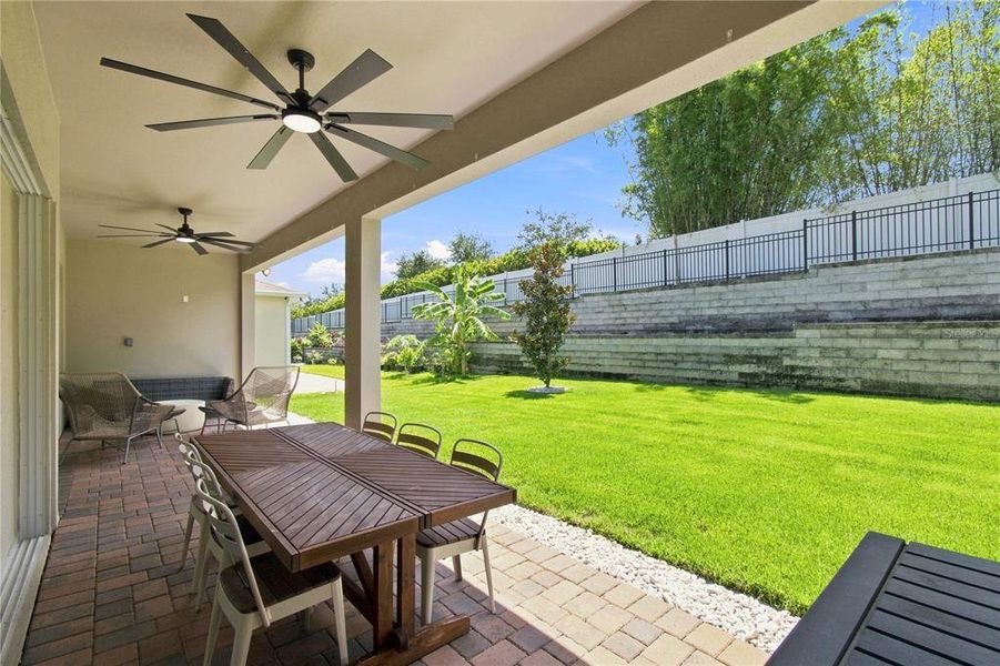 Exterior details and patio area of a home in , Winter Garden (Image 4).