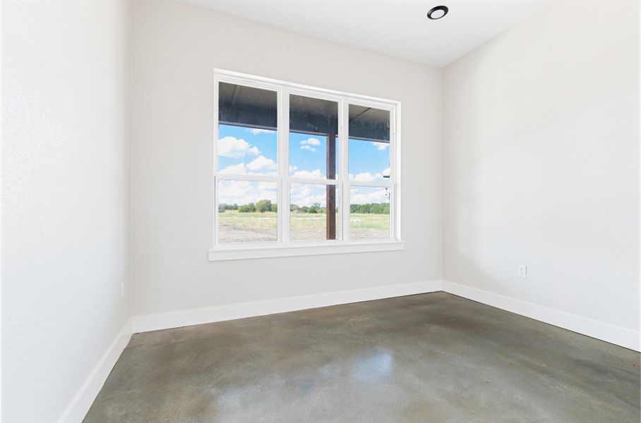 Spacious, unfurnished interior of a new home in , Gatesville (Image 18).