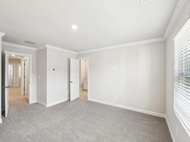 Spacious, unfurnished interior of a new home in Crossrail Station, Mooresville (Image 18).