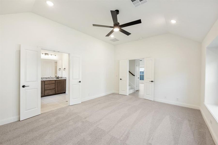 Spacious, unfurnished interior of a new home in Union Park Classic 60, Little Elm (Image 18). Spacious, unfurnished interior of a new home in Union Park Classic 60, Little Elm (Image 18).