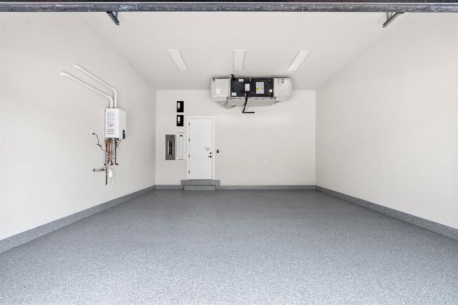 GARAGE GARAGE