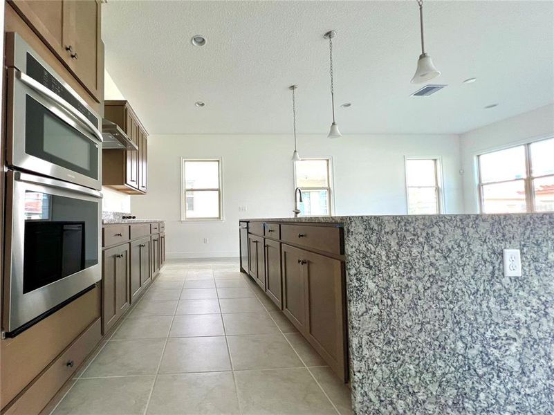 Furnished interior view inside a new home in , Orlando (Image 17).