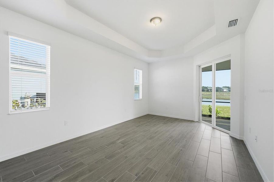 Spacious, unfurnished interior of a new home in Heritage Landing, Punta Gorda (Image 44).