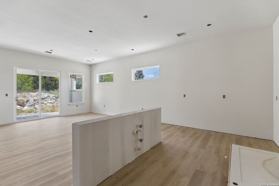 Spacious, unfurnished interior of a new home in , Horseshoe Bay (Image 26).