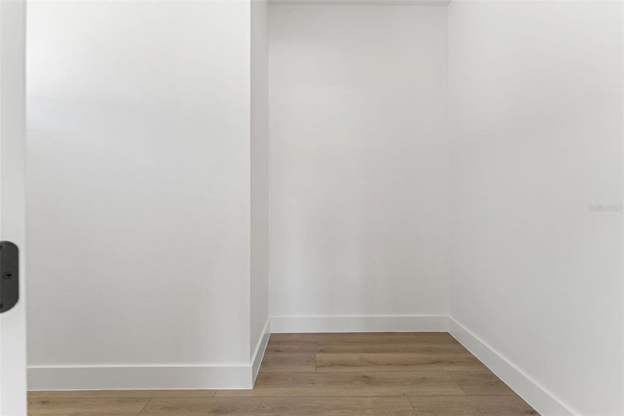 Spacious, unfurnished interior of a new home in , Tampa (Image 38).