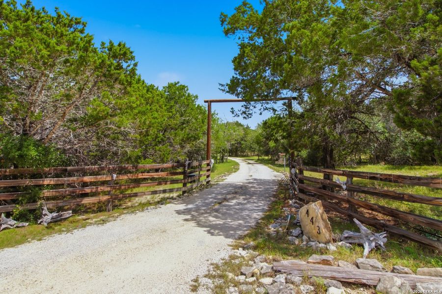 Natural landscape and outdoor views near in Bandera (Image 33). Natural landscape and outdoor views near in Bandera (Image 33).