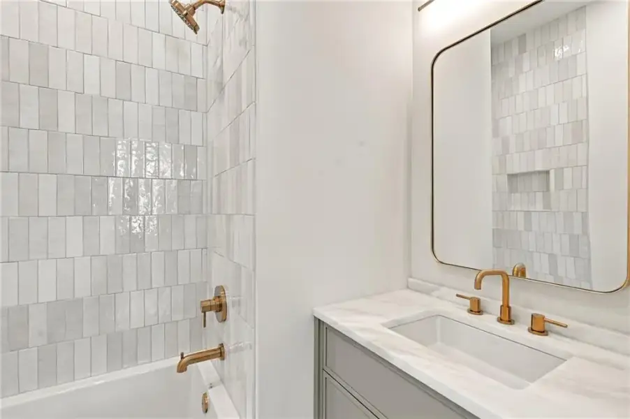 Image 73 of a home in .