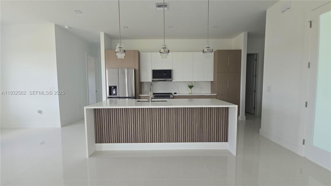Furnished interior view inside a new home in , Lehigh Acres (Image 8).