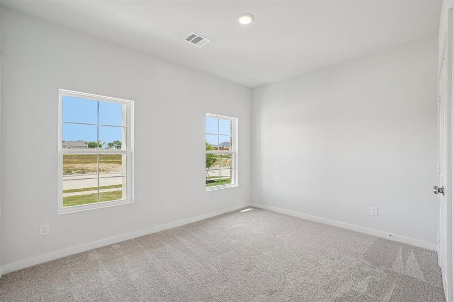 Spacious, unfurnished interior of a new home in Lone Oak, Alvarado (Image 26).