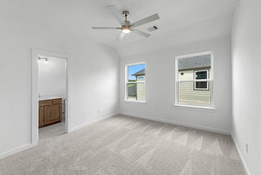 Spacious, unfurnished interior of a new home in Briarwood Crossing, Rosenberg (Image 25).
