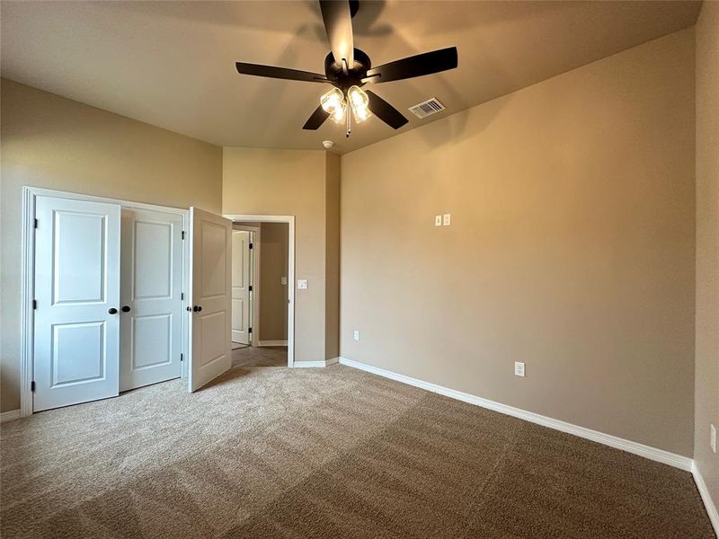 Spacious, unfurnished interior of a new home in , Lorena (Image 23).