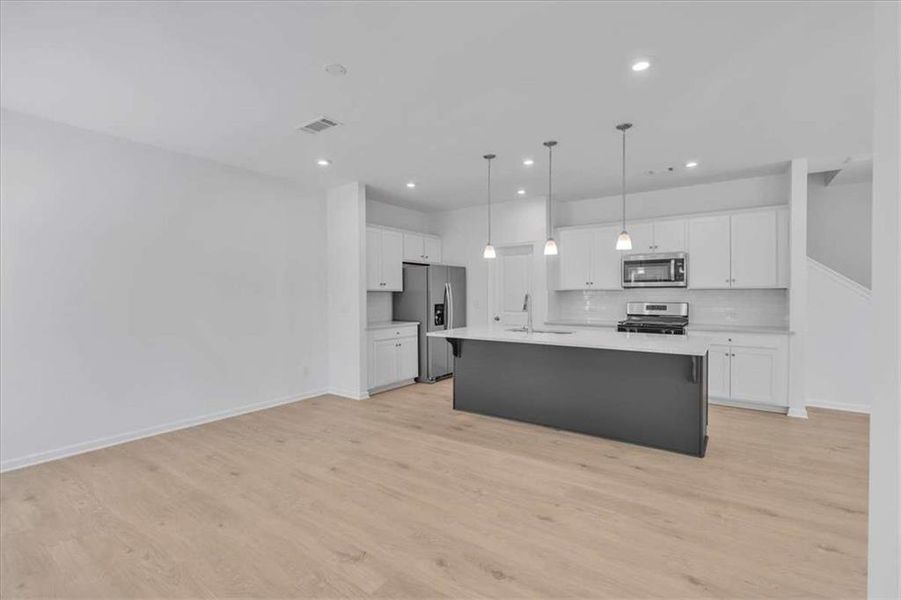 Spacious, unfurnished interior of a new home in The View at Groover's Lake, Lithia Springs (Image 26).