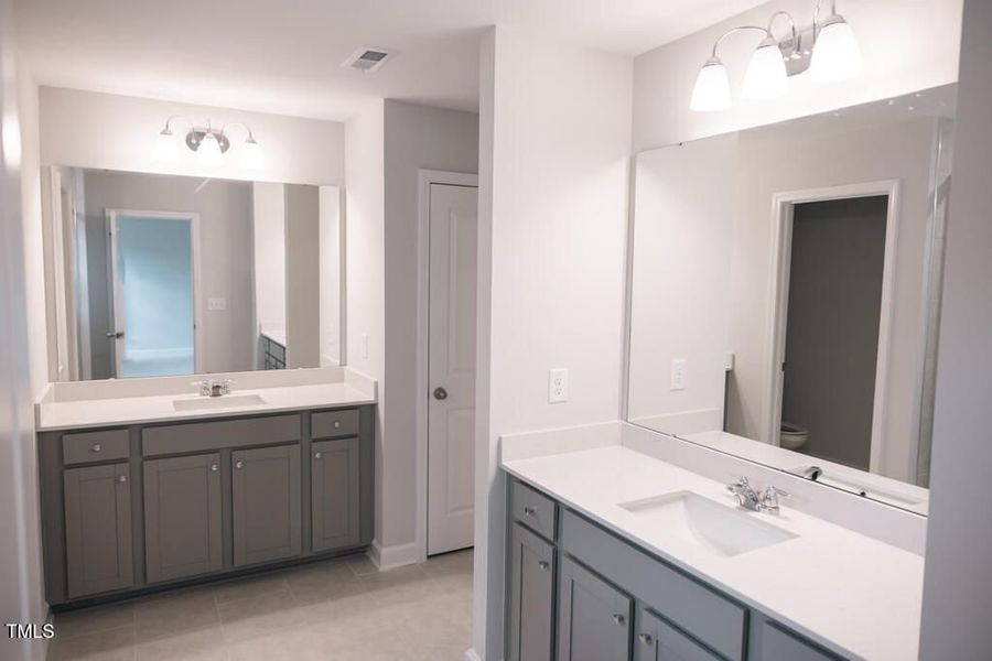 Furnished interior view inside a new home in Gregory Village, Lillington (Image 89).