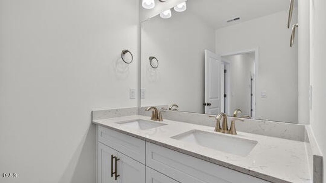 Manors at Haywood Glen_Lucas G_306_White
