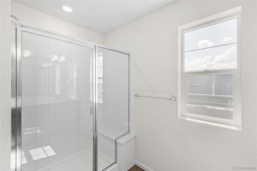 Spacious, unfurnished interior of a new home in , Aurora (Image 20).