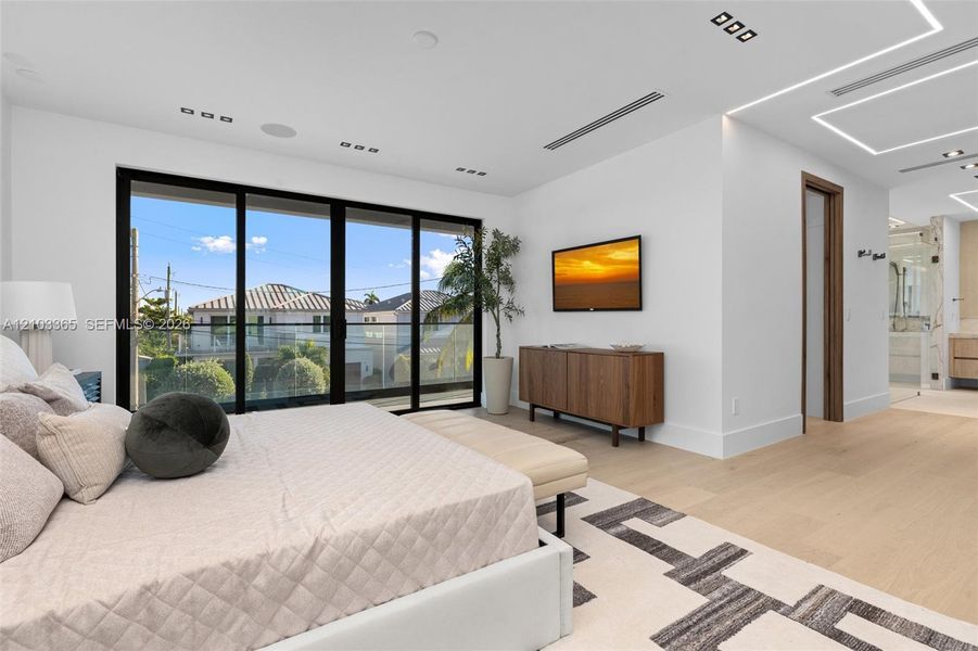 Furnished interior view inside a new home in , Fort Lauderdale (Image 11). Furnished interior view inside a new home in , Fort Lauderdale (Image 11).