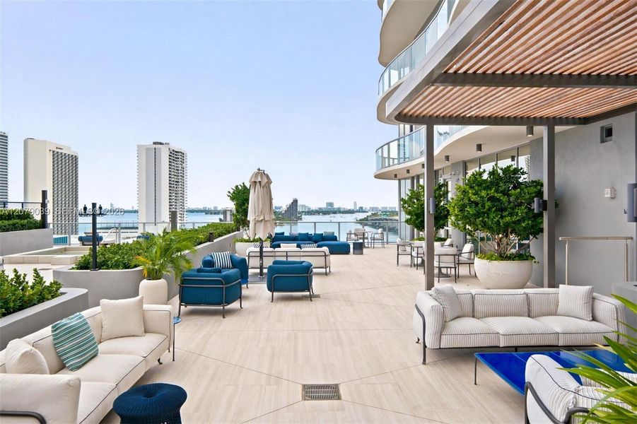 Condo located in Miami, FL showcasing its design and architecture (Image 29). Condo located in Miami, FL showcasing its design and architecture (Image 29).