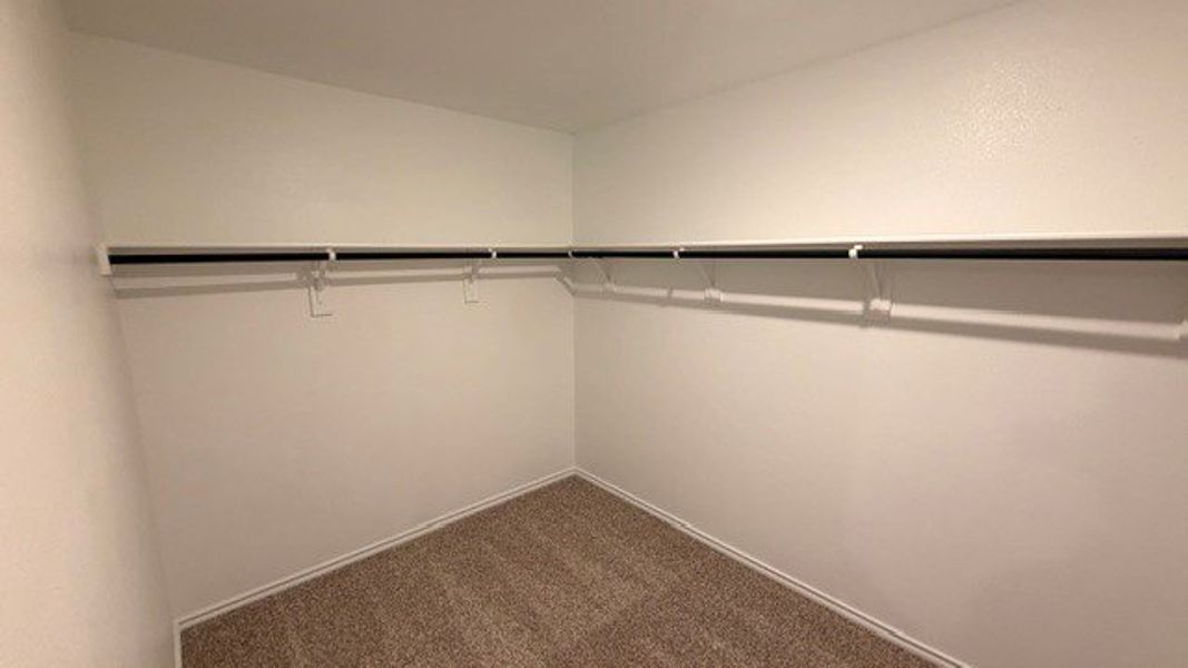 Spacious, unfurnished interior of a new home in Dry Creek, Bridgeport (Image 23).