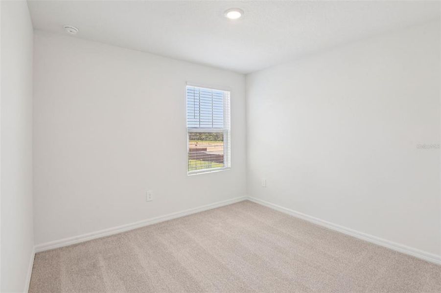 Spacious, unfurnished interior of a new home in Hilltop Vistas, Dade City (Image 13).