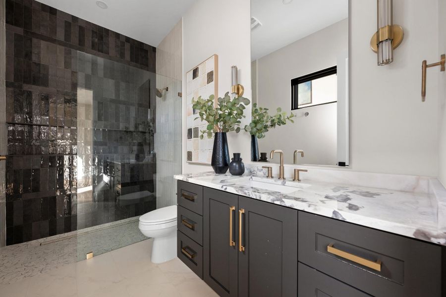 Ensuite guest bathroom on the main floor