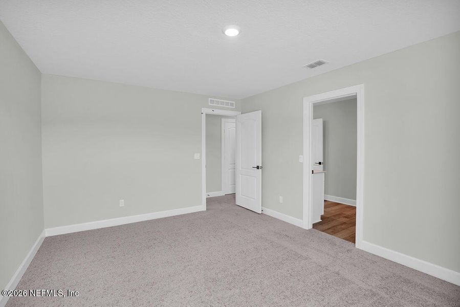 Spacious, unfurnished interior of a new home in , Jacksonville (Image 15).