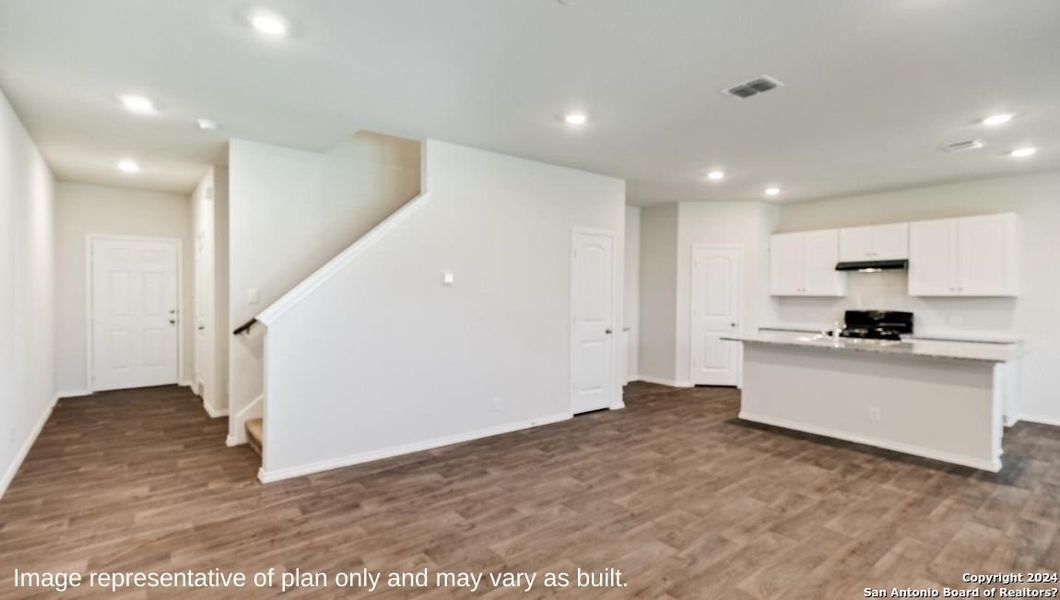 Spacious, unfurnished interior of a new home in Langdon, San Antonio (Image 17).