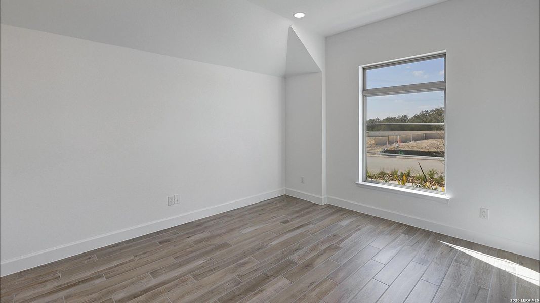 Spacious, unfurnished interior of a new home in Esperanza, Boerne (Image 24).