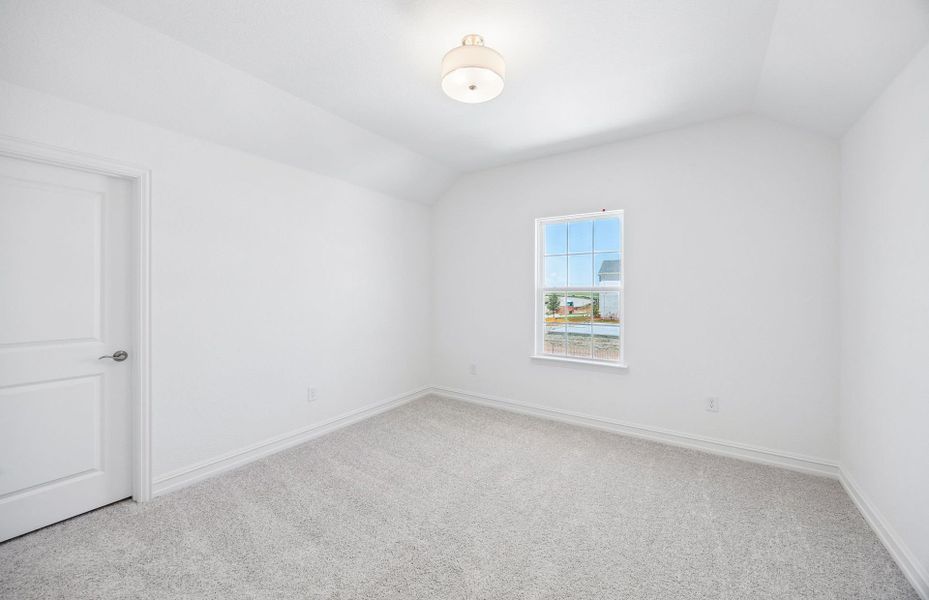 Spacious, unfurnished interior of a new home in Highland Lakes, McKinney (Image 20).