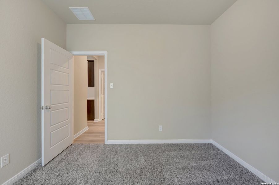 Spacious, unfurnished interior of a new home in Park Place, New Braunfels (Image 22).