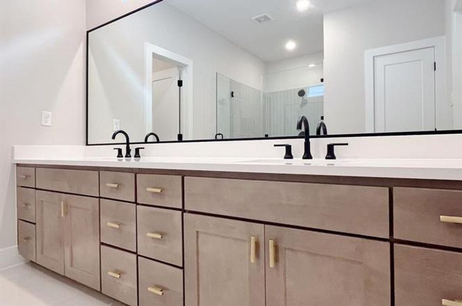 Close-up of interior finishes inside a home in Elysian Manor, Houston (Image 15). Close-up of interior finishes inside a home in Elysian Manor, Houston (Image 15).