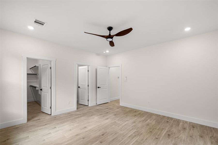 Spacious, unfurnished interior of a new home in , Granbury (Image 23).