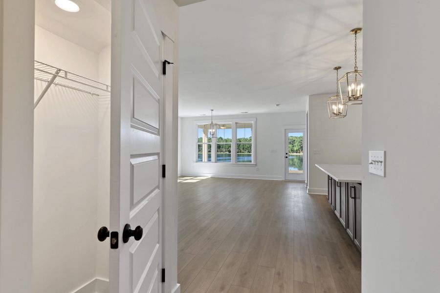 Spacious, unfurnished interior of a new home in Arcadia, Myrtle Beach (Image 33).