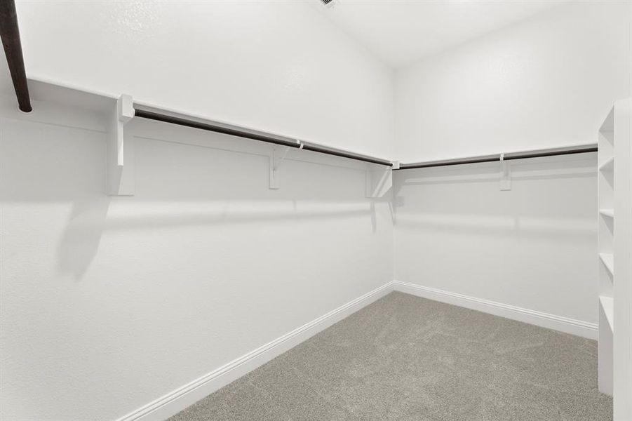 24_25. 539 San Angelo - Closet 24_25. 539 San Angelo - Closet