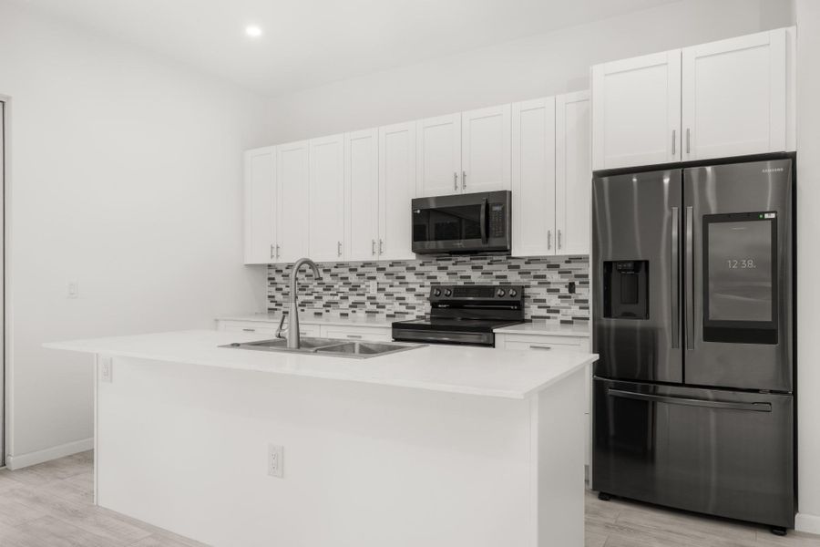 Furnished interior view inside a new home in , Lake Placid (Image 11).